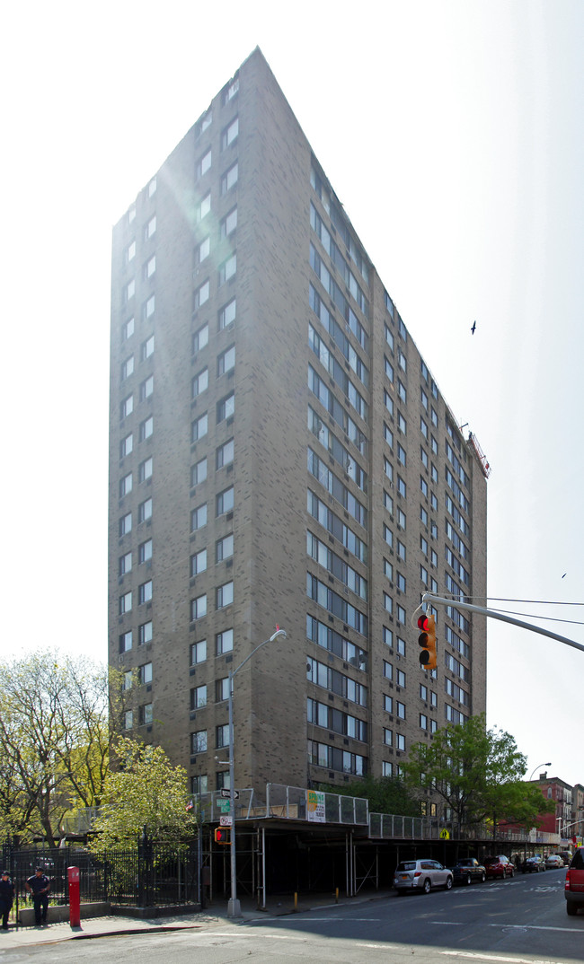 Our Houses in Bronx, NY - Foto de edificio - Building Photo