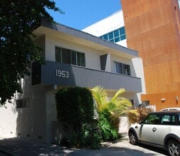 1953 Overland Avenue, in Los Angeles, CA - Foto de edificio - Building Photo