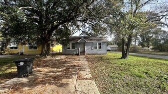 1902 N 15th St in Baton Rouge, LA - Building Photo