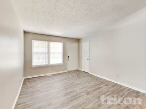 5841 Beaufort Ln in Indianapolis, IN - Building Photo - Building Photo