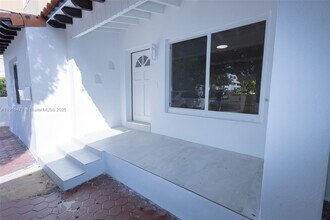 2675 SW 24th Ter in Miami, FL - Building Photo - Building Photo