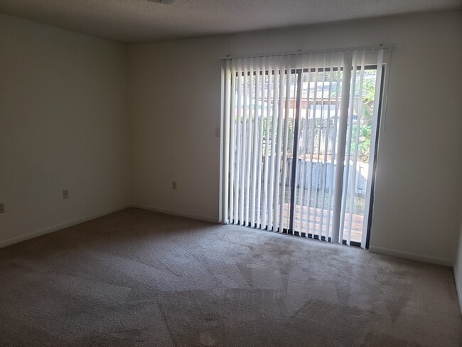 25 6th St, Unit Unit B