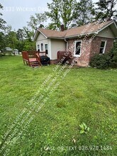 131 Wickins Dr in Hendersonville, NC - Building Photo - Building Photo