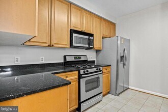 801 S Greenbrier St in Arlington, VA - Building Photo - Building Photo