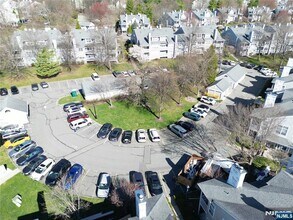 1120 Hyde Park Ct in Mahwah, NJ - Building Photo - Building Photo