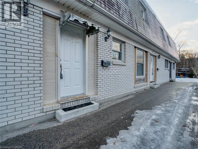 61 High St in London, ON - Building Photo - Building Photo