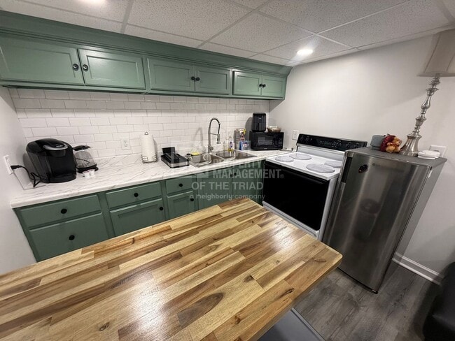 property at 513 S Hawthorne Rd
