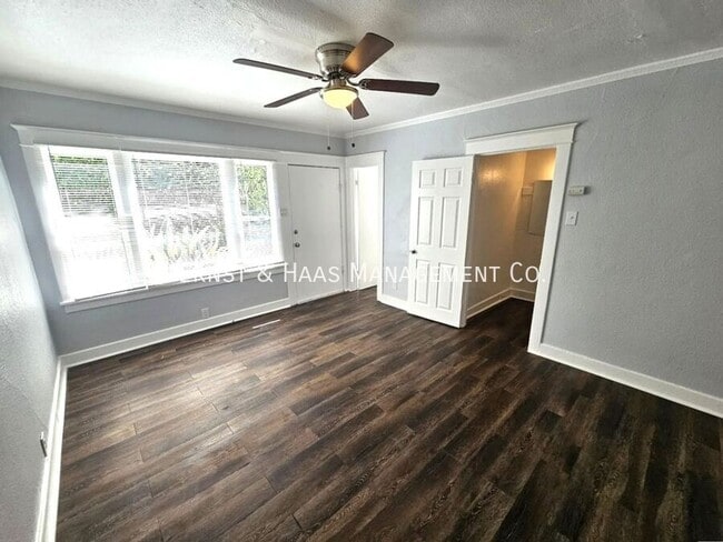 1306 E Hellman St in Long Beach, CA - Building Photo - Building Photo