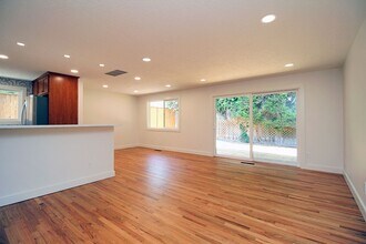 14155 SW Red Haven Dr in Beaverton, OR - Building Photo - Building Photo