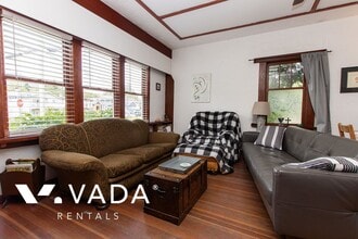 Downtown 3 Bedroom 2 Level House Rental 37 in Squamish, BC - Building Photo - Building Photo