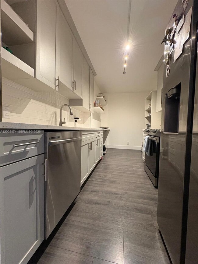 4200 Hillcrest Dr in Hollywood, FL - Building Photo - Building Photo