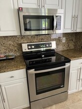 4858 NW 108th Psge in Doral, FL - Building Photo - Building Photo