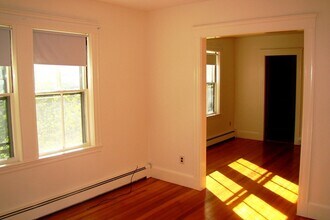 36 Eustis Ave in Wakefield, MA - Building Photo - Building Photo