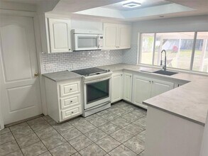 11631 Seminole Dr in New Port Richey, FL - Building Photo - Building Photo
