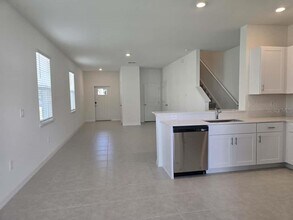 10135 Trumpet Honeysuckle Wy in San Antonio, FL - Building Photo - Building Photo