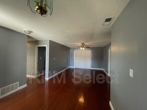 1571 Glidden Ave in Sacramento, CA - Building Photo - Building Photo