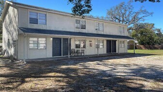 1505 E Humphrey St in Tampa, FL - Building Photo