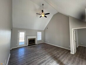 3494 Creekview Dr in Rex, GA - Building Photo - Building Photo