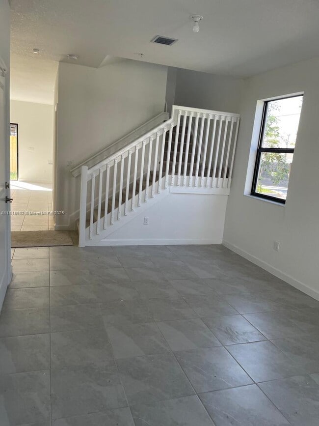 212 SW 159th Ter in Pembroke Pines, FL - Building Photo - Building Photo