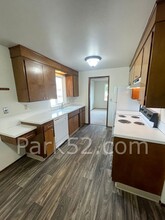 1446 Rainier Dr in Fircrest, WA - Foto de edificio - Building Photo