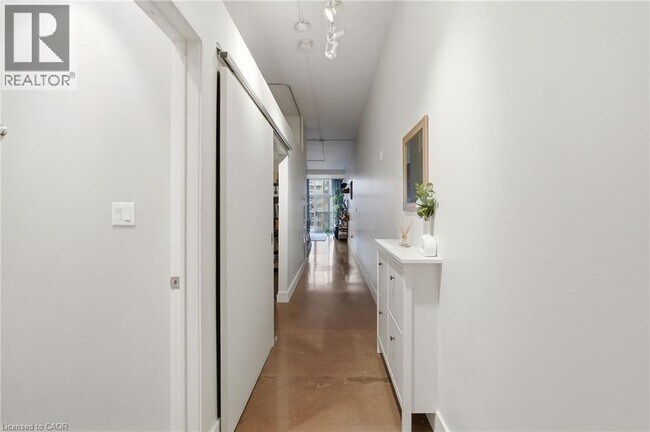 66 Bay St S in Hamilton, ON - Building Photo - Building Photo