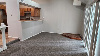 7097 Greenway Chase St in Houston, TX - Building Photo - Building Photo