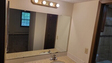 815 Smetana Rd, Unit 5 in Hopkins, MN - Building Photo - Building Photo