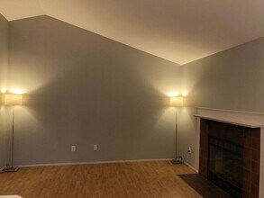 22945 NE 24th Pl in Sammamish, WA - Building Photo - Building Photo