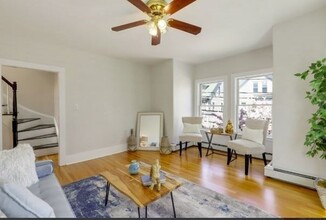 20 Lake St in Somerville, MA - Foto de edificio - Building Photo