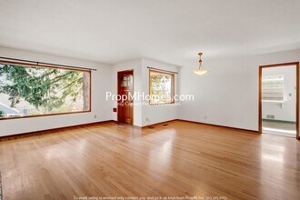 7133 SW 2nd Ave in Portland, OR - Building Photo - Building Photo