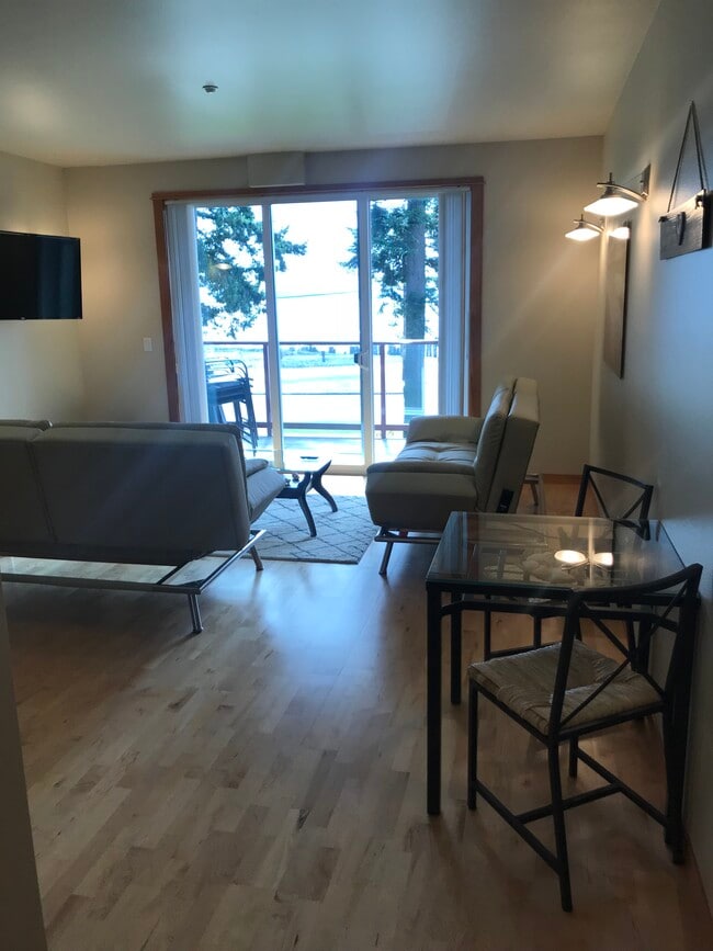 7714 Birch Bay Dr, Unit Grand bay condominium in Blaine, WA - Building Photo - Building Photo