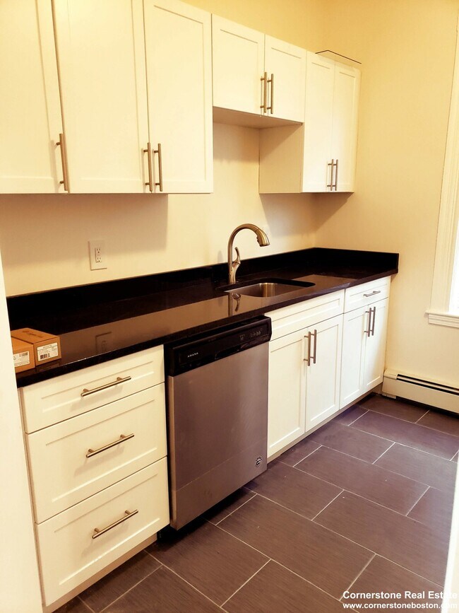 102 Calumet St, Unit 2