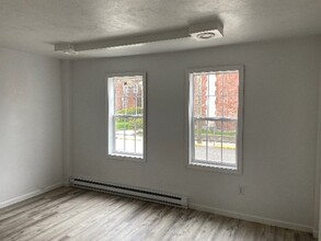 35 Academy St, Unit A in Killingly, CT - Building Photo - Building Photo