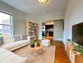 839 Parker St in Boston, MA - Foto de edificio - Building Photo