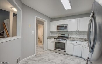 30 Birch Terrace in Mount Arlington, NJ - Building Photo - Building Photo