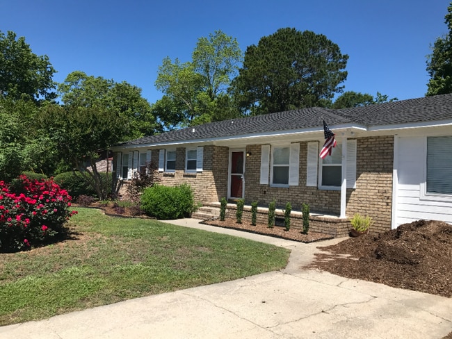 property at 6 E Wantoot Blvd