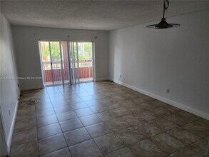 7820 Camino Real in Miami, FL - Building Photo - Building Photo