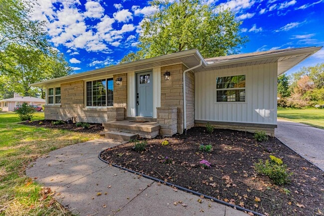 1401 Fuquay Rd in Evansville, IN - Building Photo - Building Photo