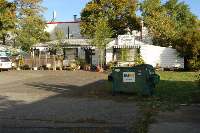 11515 E Sprague Ave in Spokane, WA - Foto de edificio - Building Photo