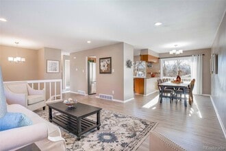 7373 E Fremont Dr in Centennial, CO - Foto de edificio - Building Photo