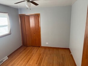 9855 S California Ave in Evergreen Park, IL - Building Photo - Building Photo