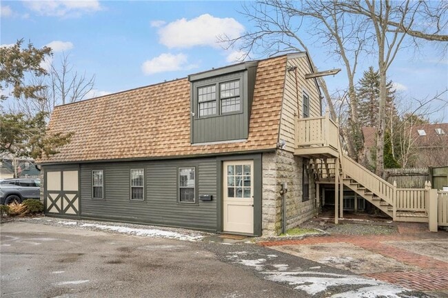 property at 31 Bridge St