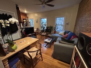 14 Evergreen Sq, Unit 2FL in Somerville, MA - Building Photo - Building Photo