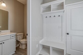 27426 E Oak View Dr in Lee's Summit, MO - Building Photo - Building Photo