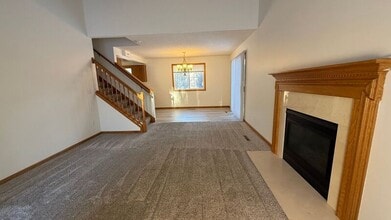 2755 Ranchview Ln N in Plymouth, MN - Building Photo - Building Photo