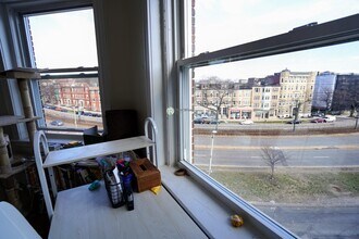 1350 Commonwealth Ave in Boston, MA - Foto de edificio - Building Photo