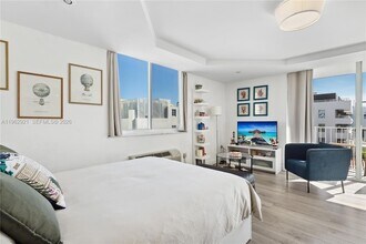 1255 Collins Ave, Unit 508 in Miami Beach, FL - Foto de edificio - Building Photo