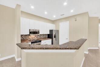 8035 NW 127th Ln in Parkland, FL - Building Photo - Building Photo