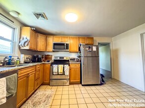 74 Dunboy St, Unit U2 3-bed in Boston, MA - Building Photo - Building Photo