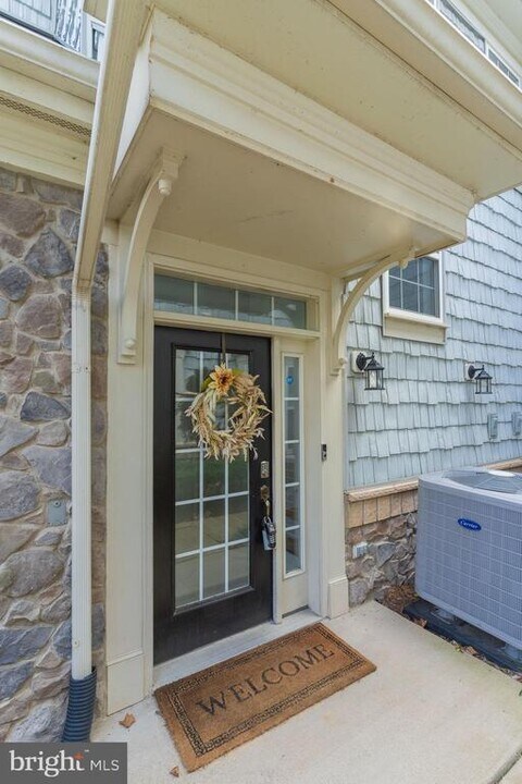 13921 Gullane Dr in Woodbridge, VA - Building Photo